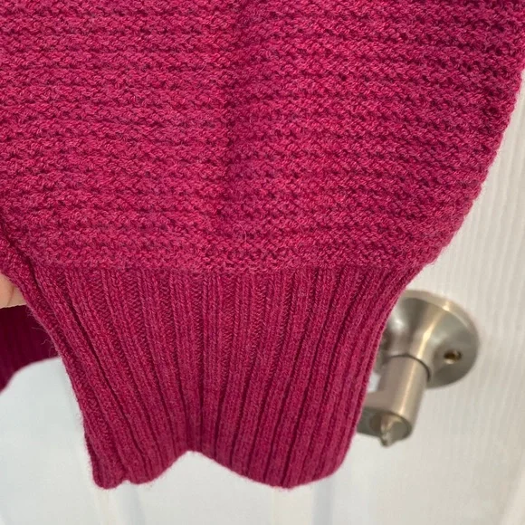 GAP Women's Fuchsia Crew Neck Sweater - Picture 4 of 9